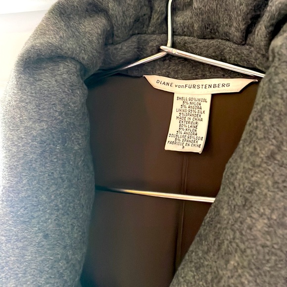 Gorgeous Diane vonFurstenberg Wool Coat, perfect for Fall - Picture 4 of 4